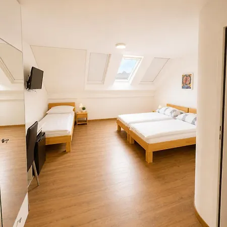 Landgasthof Zum Zimmermann Hotel *