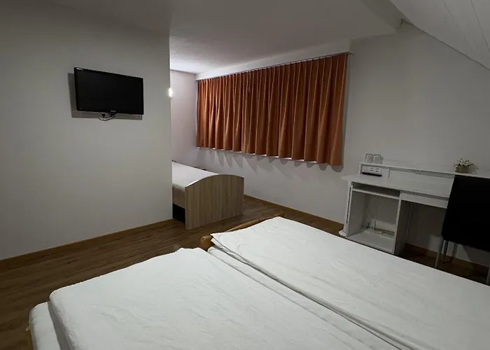 ホテル Landgasthof Zum Zimmermann Rapperswil-Jona