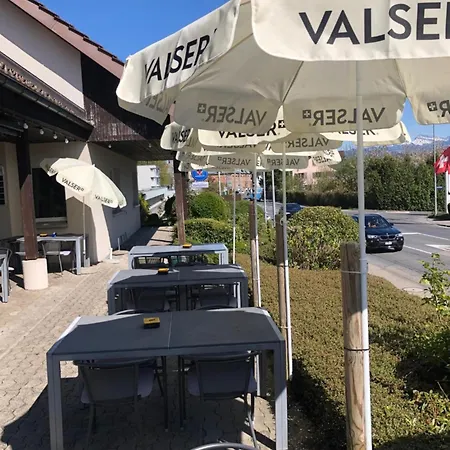 Landgasthof Zum Zimmermann 호텔 *